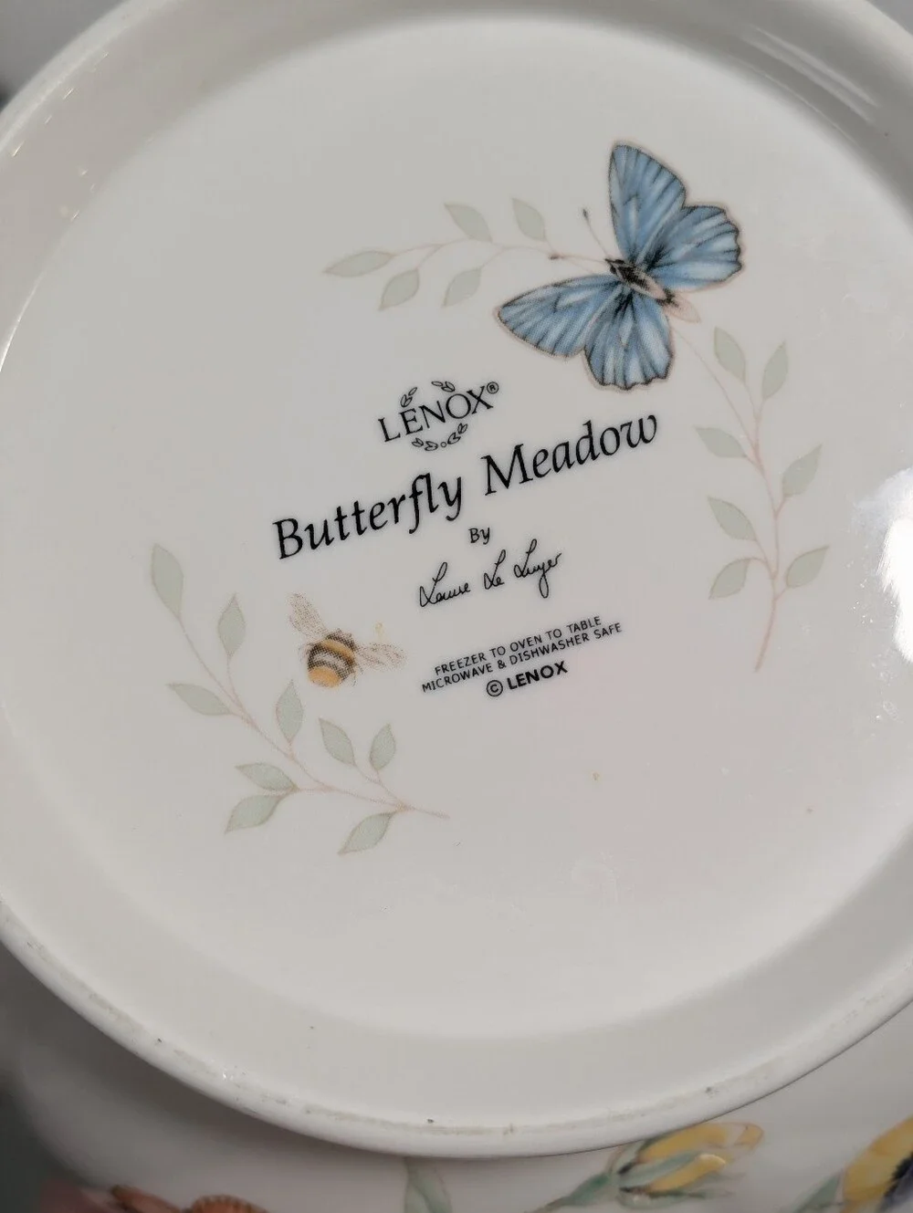 Lenox Butterfly Meadow Covered Casserole Serving Dish with Flower Finial Vintage